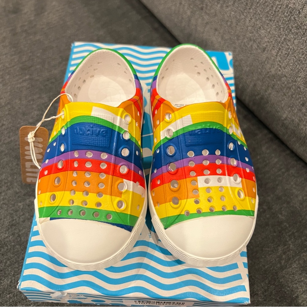 NWT Native Shoes